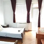 Family - 10 Km From Veliko Tarnovo 게스트하우스 *