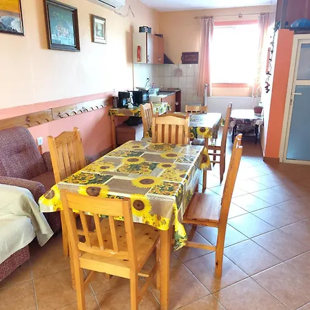 Family - 10 Km From Veliko Tarnovo *