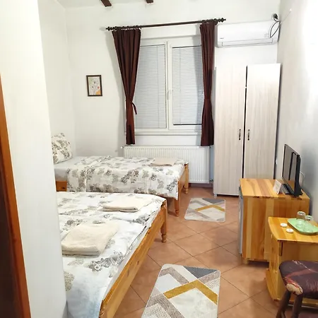 Family - 10 Km From Veliko Tarnovo