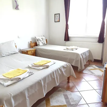 Family - 10 Km From Veliko Tarnovo *